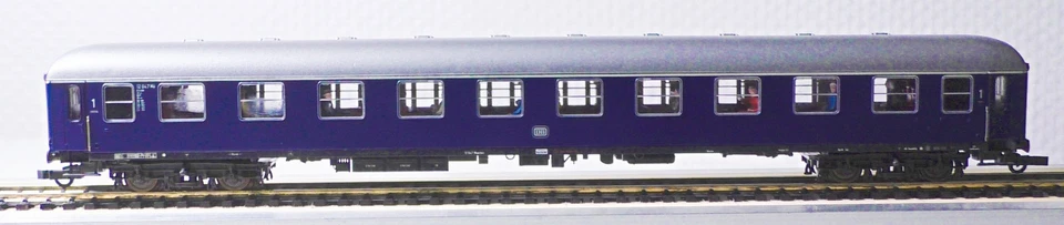 Roco H0 Schnellzugwagen 44741 - 1.Kl. - OVP Preiser-Figuren LED Innenbeleuchtung