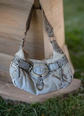 Vintage Y2K Cream Colored Guess Purse with Silver Hardware  display picture 2