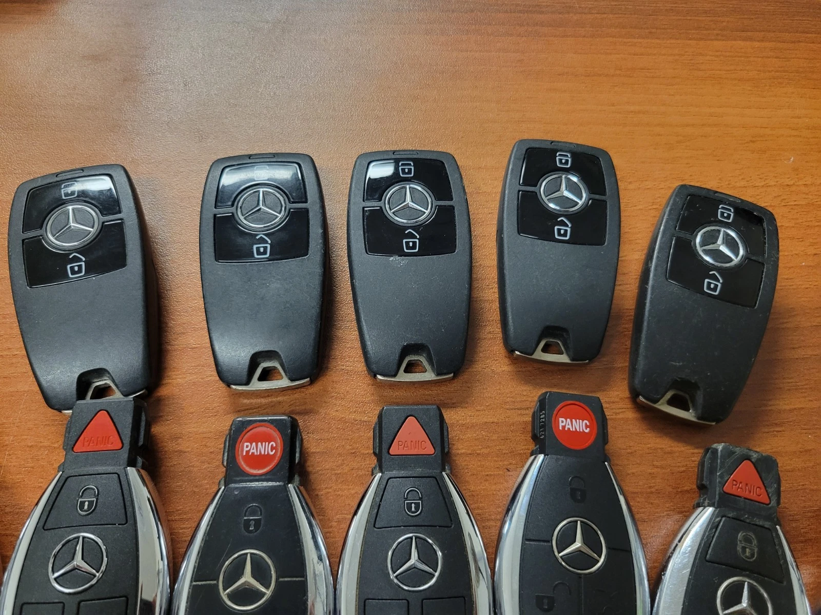 Lot of 16 OEM used Mercedes-Benz SMART PROXIMITY FOBIK key fobs - product detail image 7