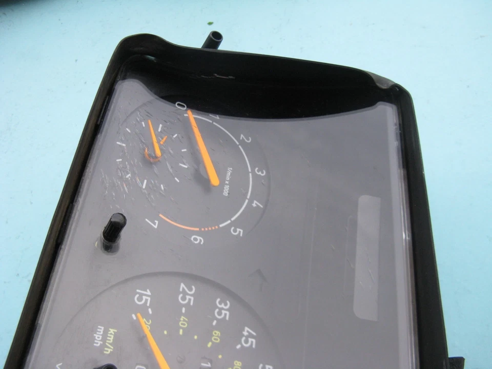 92 93 SAAB 900 TURBO 125 MPH 103 K MILLAS CUADRO DE INSTRUMENTOS UNIDAD VELOCÍMETRO USADA Foto 4 de 4