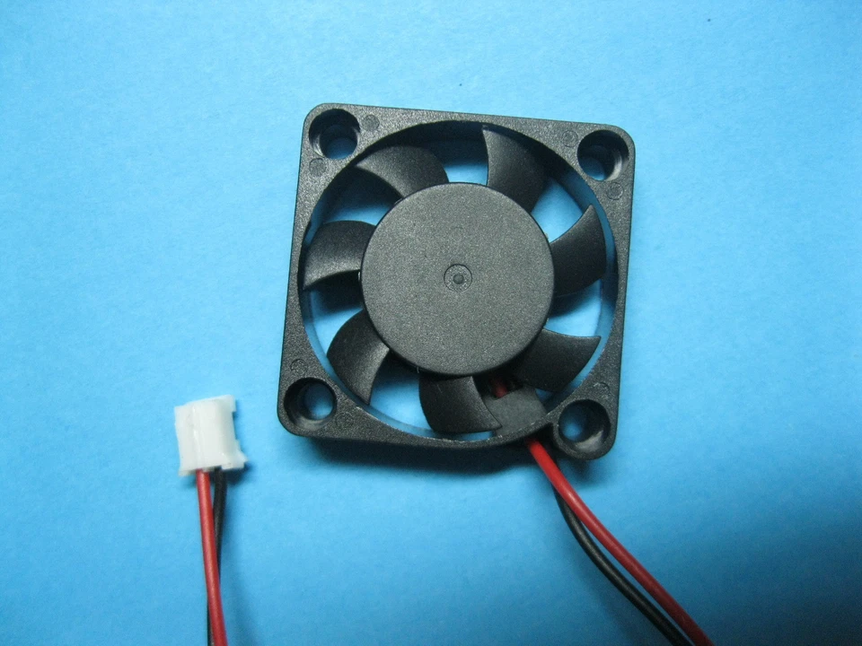 2 pcs Brushless DC Cooling Fan 5V 3007S 7 Blade 30x30x07mm 2 Pin Sleeve Bearing - Image 2 of 4