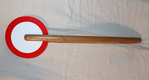 ORIGINAL TRAFFIC CONTROL PADDLE US ARMY US PROPERTY MADE IN GERMANY WH SS WW2 - Picture 6 of 9