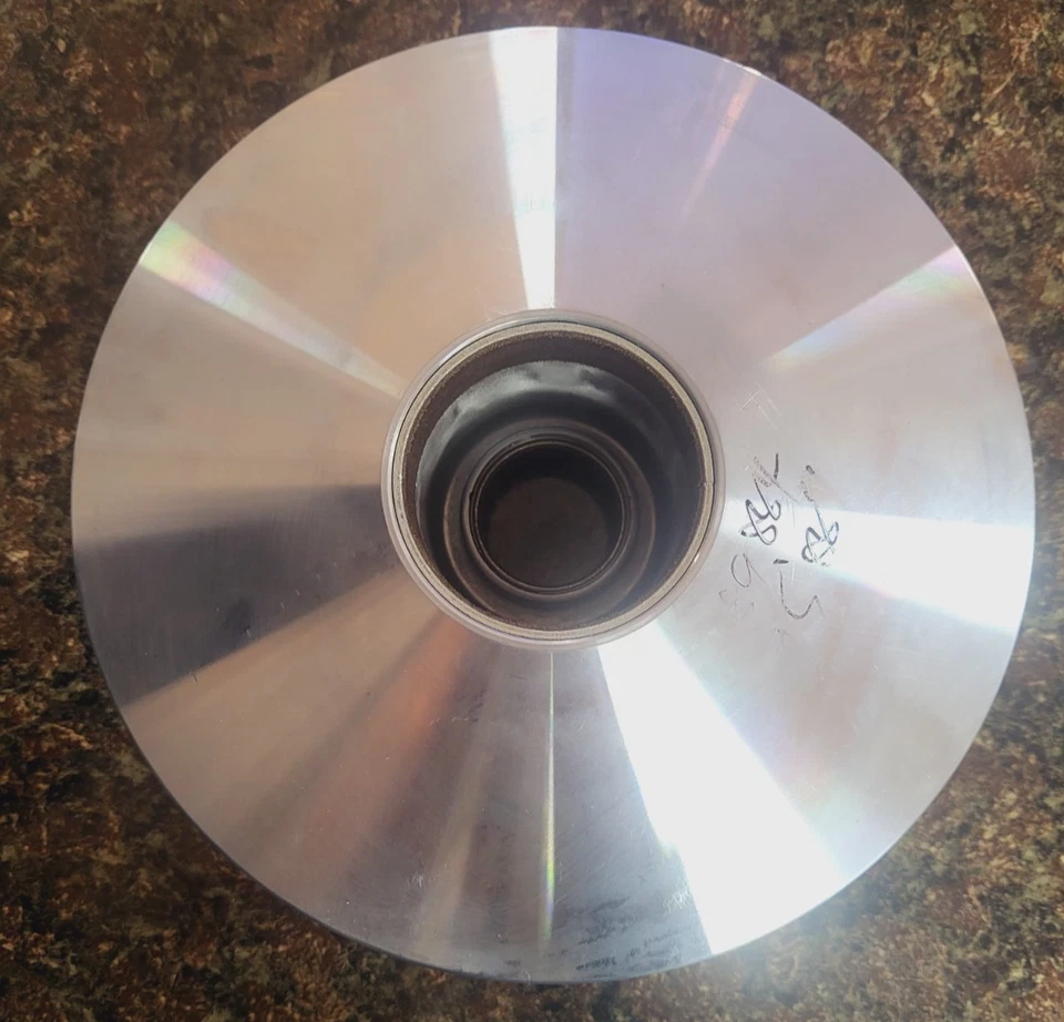 CAN AM SEA DOO HALF-OUTHER ASSY 420280467 com OUTRAS PEÇAS - Imagem 3 de 4