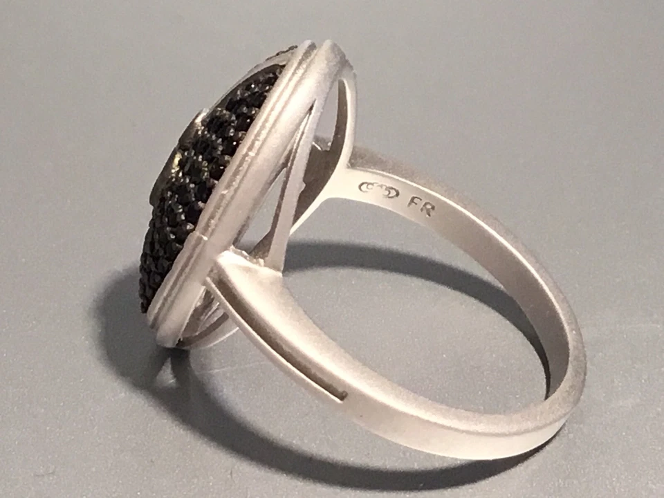 NUEVO CON ETIQUETAS ANILLO PAVÉ OVALADO PLATA ESTERLINA ACABADO INDUSTRIAL FREIDA ROTHMAN TALLA 6 Foto 3 de 4