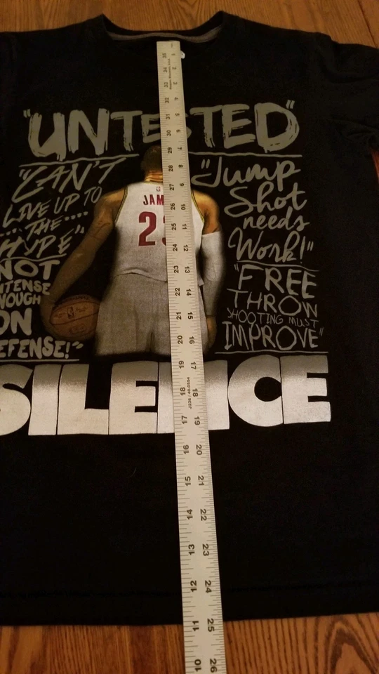 Rare Majestic Cleveland Cavs Lebron James Silence The Critics T shirt Sz Small - Image 4 of 4