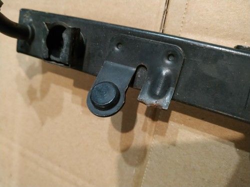 BMW E34 525i 520i E36 325i 320i M50 Injection Tube Fuel Rail Pressure Regulator - Picture 4 of 7