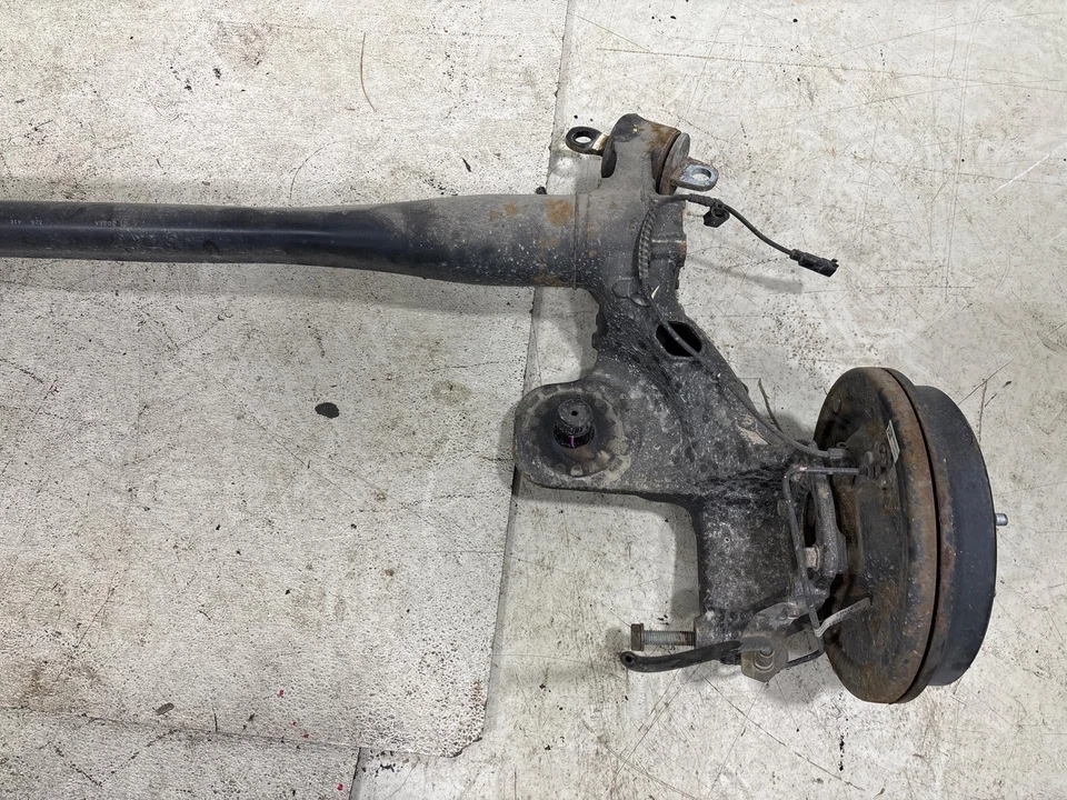 Chevrolet Trax 2013-2022 tracción delantera suspensión trasera subchasis eje haz conjunto OEM Foto 2 de 4