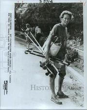 1984 Press Photo Dr. Robert Arnot in Central Park, New York City - noa19656