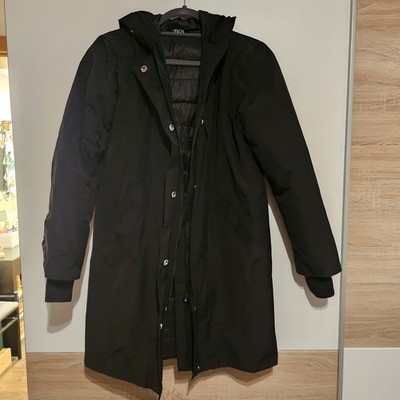 +ZARA Winterjacke mit Kapuze/ Schwarz / Gr XS / Sehr Guter Zustand/Schnäppchen+