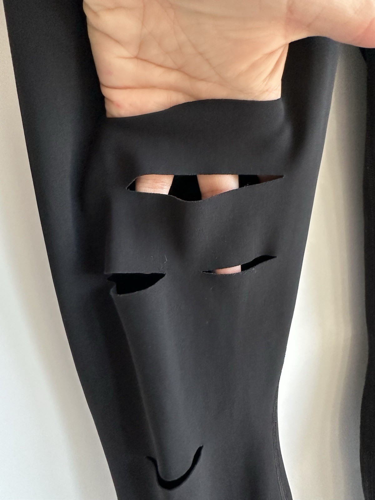 Alo Yoga Ripped Warrior Solid Black Leggings Size… - image 4