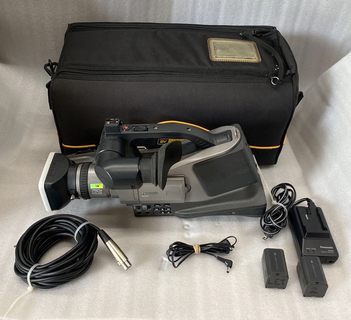 Panasonic AG-DVC7P Mini DV Camcorder 2-Batt's AC Adapter XLR Cable