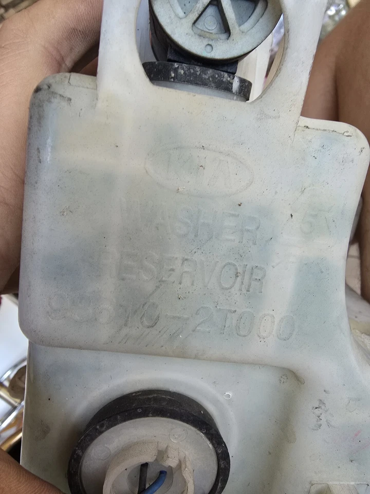 Kia Optima 2010-2015 2,4 L parabrisas lavadora depósito tanque 98610-2T000 fabricante de equipos originales Foto 3 de 3