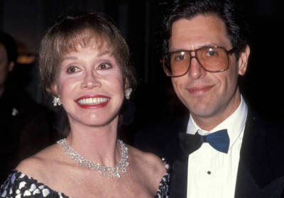 Mary Tyler Moore husband Dr Robert Levine at the Museum of Televis- Old Photo 3