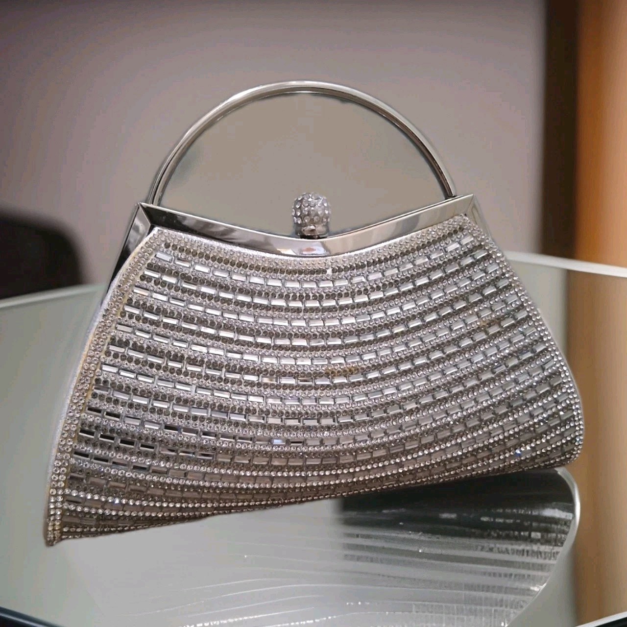 NWT Kelly & Katie Libby Crystal Clutch Bag Silver Crossbody Chain MSRP $34 READ