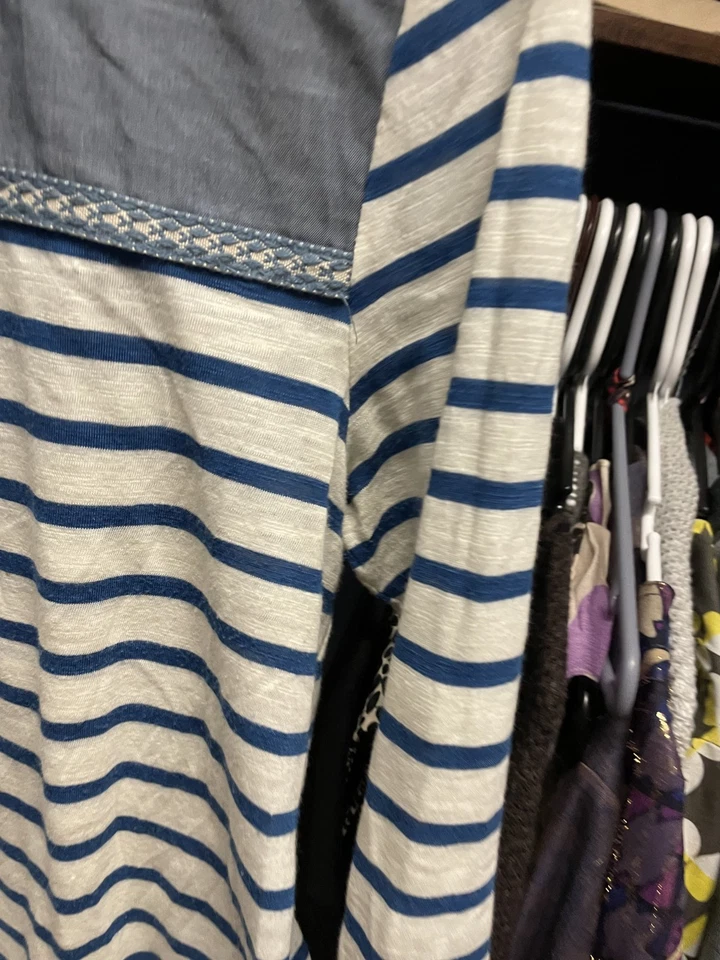 Blusa de mujer Little Yellow con botones azules a rayas en capas - Talla S Foto 2 de 4