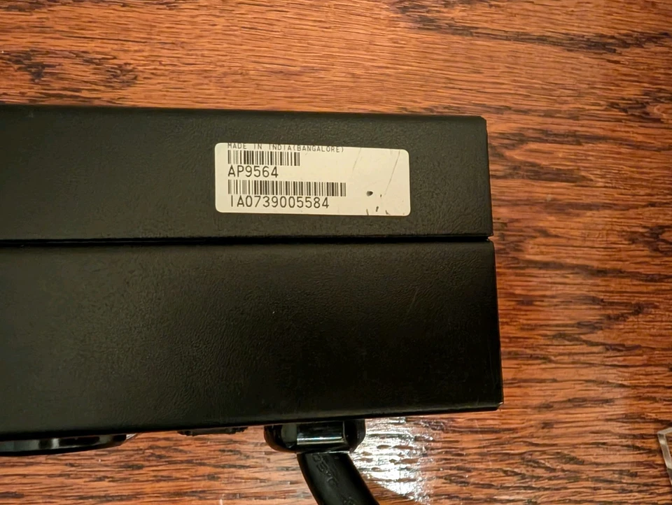 APC AP9564 BASIC RACK PDU RACKMOUNT 10 OUTLET POWER STRIP PLUG 120VAC 16A - Image 3 of 4
