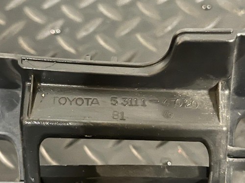 GENUINE TOYOTA PRIUS 2009-11 FRONT BUMPER MAIN GRILL 53111-47020 - Picture 9 of 9