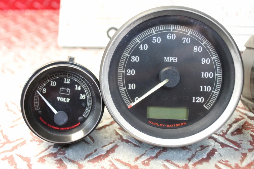 Harley Electra Glide Police 2011 OEM velocímetro tacómetro conjunto de medidores 62 k EG136 Foto 3 de 4