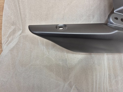 Copricerchio lato sinistro TRIUMPH STREET TRIPLE R 2008-2018 T2309065-LS / T2309061 - Foto 9 di 18