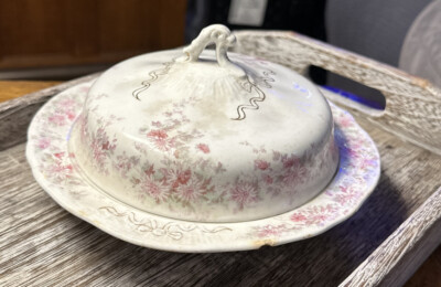 Covered Round part Butter Dish Johnson Brothers England Pink