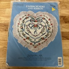 Candamar Designs FLORAL HEARTS PILLOW Candlewicking Embroidery Kit 80298 New