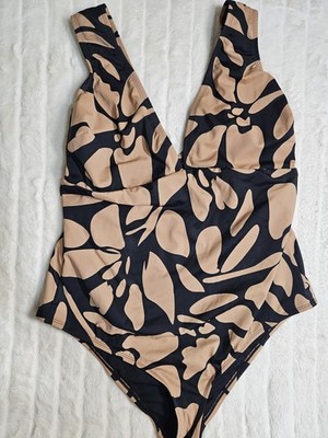 SOFIA by Sofia Vergara 1X 16W-18W D Cup Abstract One Piece Swimsuit Padded
