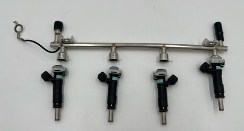 4 injecteurs origine GM OEM 55572478 avec rail carburant 55572478 - Photo 3/3