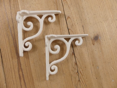 2 Small Brackets White Shelf Wall Braces *PAINT CHIPS* Corbels Cast Iron 4"x4"