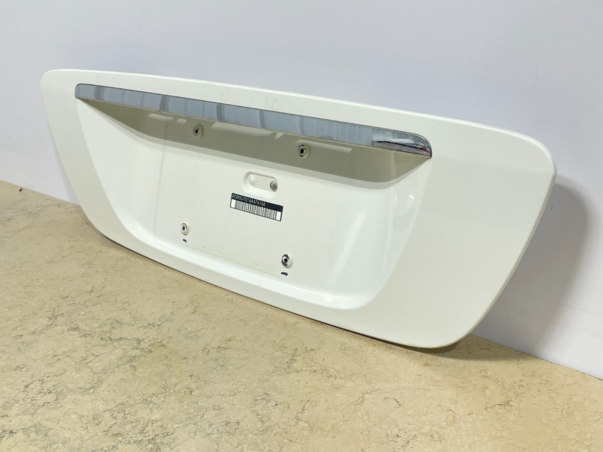 2003-2006 Mercedes W220 S430 S500 Trunk Lid Trim License Plate