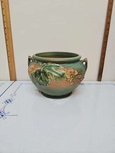 Roseville BUSHBERRY BLUE U.S.A Pottery Leaf/Berry Patterned Jardiniere #657-6