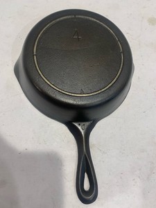 Vintage Refurbished Lodge 3 Notch #4 Cast Iron Skillet