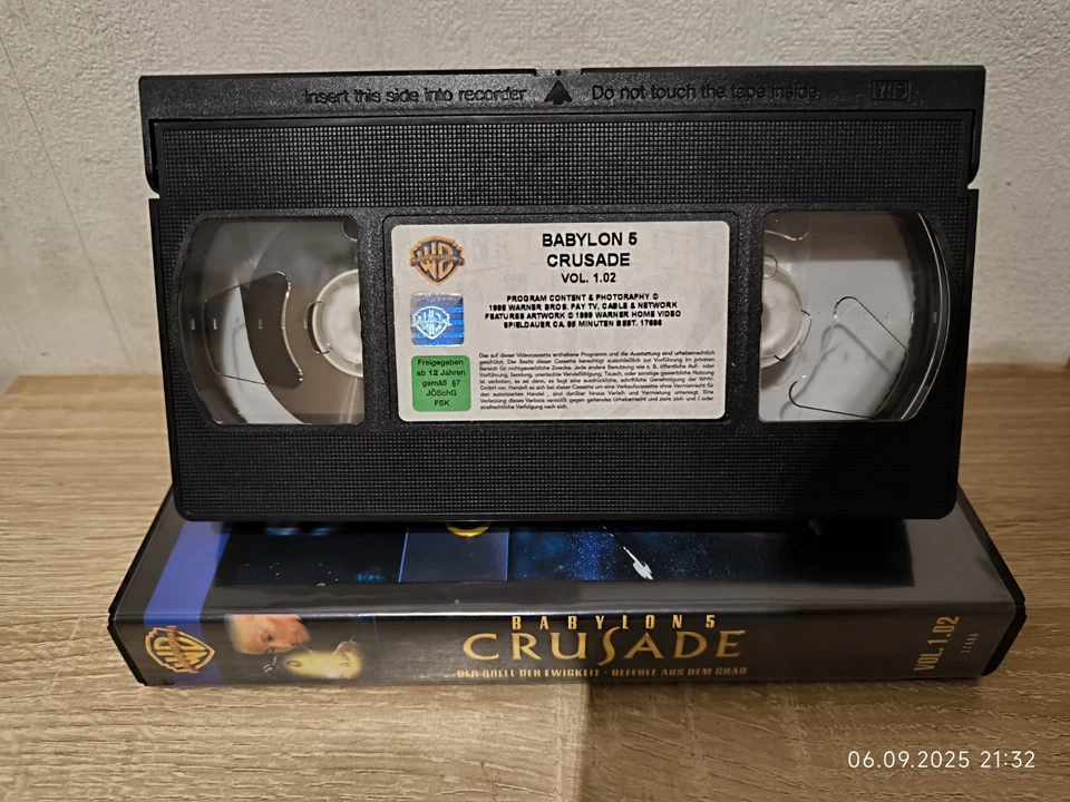 [VHS] ►BABYLON 5 - CRUSADE (1998)◀︎ Vol. 1.02- Quell der Ewigkeit | Grossbox - Bild 3 von 3