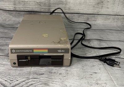 COMMODORE 1541 SINGLE DRIVE FLOPPY DISK MODEL VIC-1541 UNTESTED POWERS ON