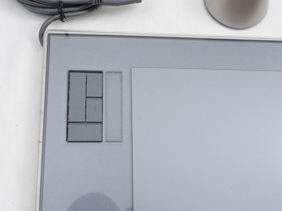 Wacom Intuos3 Graphics Tablet - PTZ-930, used with mouse and pen