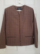 Sag Harbor Women's Petite Blazer/Jacket Brown Plaid. Zip Closure. Size 8P.
