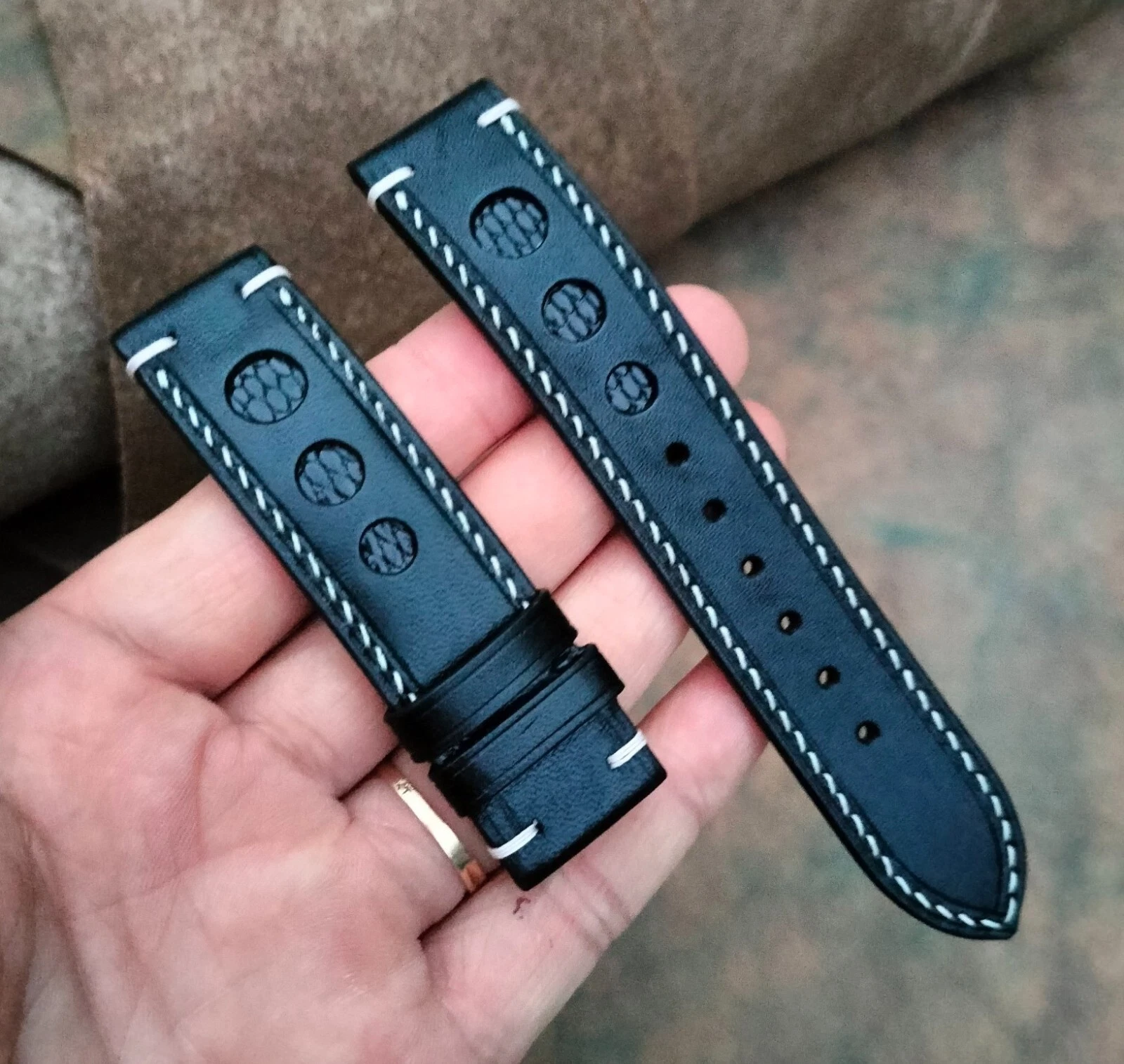 Size 18 19 20 21 22 23 24 25 26mm Genuine Black cowhide leather Watch Strap Band