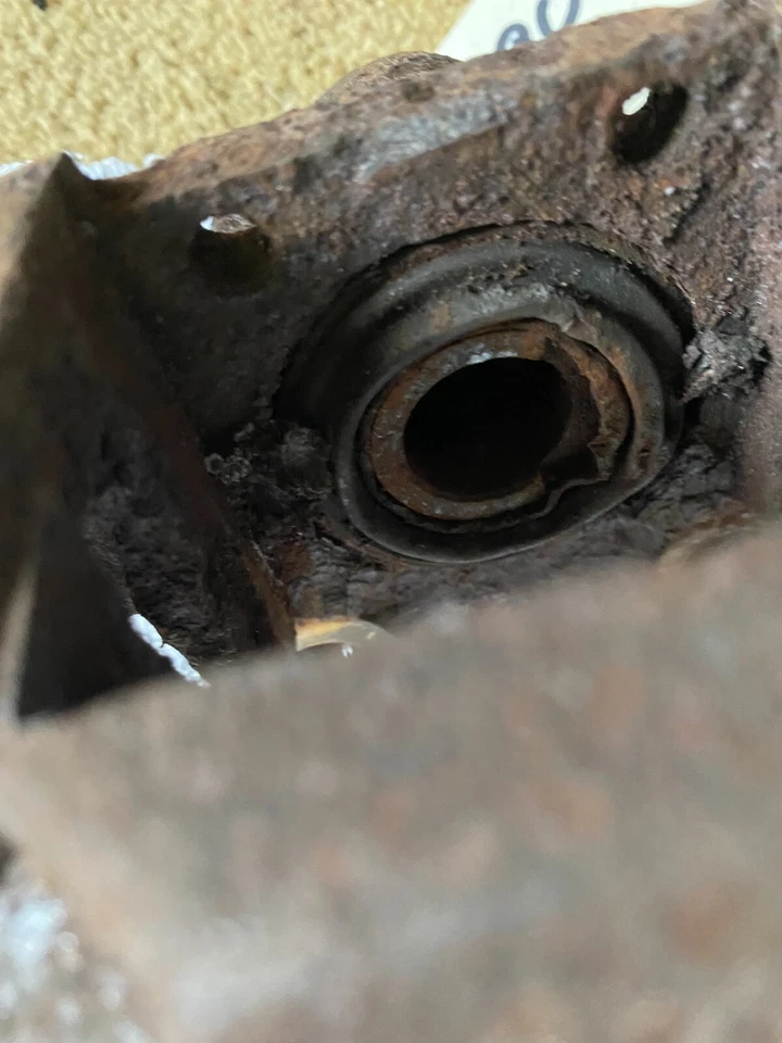 Brake Caliper Core-Left Rear Saab 900 1979-87 - Image 4 of 4