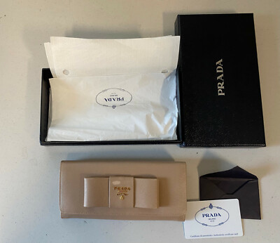 prada saffiano bow wallet