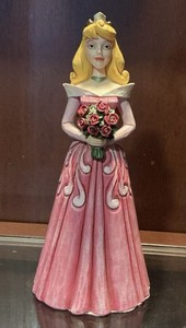 Enesco Disney Sleeping Beauty Aurora Beautiful As A Rose Figurine