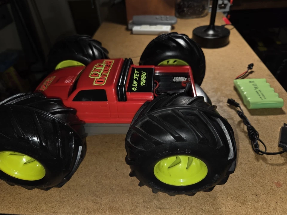 Tyco Rebound 4X4 - FULLY Restored + BATTERY UPGRADE!! Xmas Is a Comin'! Body A++ - Image 3 of 4