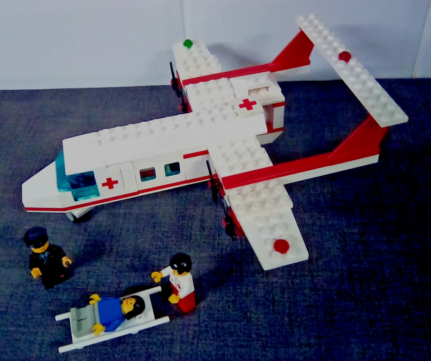 Lego Vintage 6356 Hospital Med-Star Rescue Plane - 3 Figures - Complete 1988