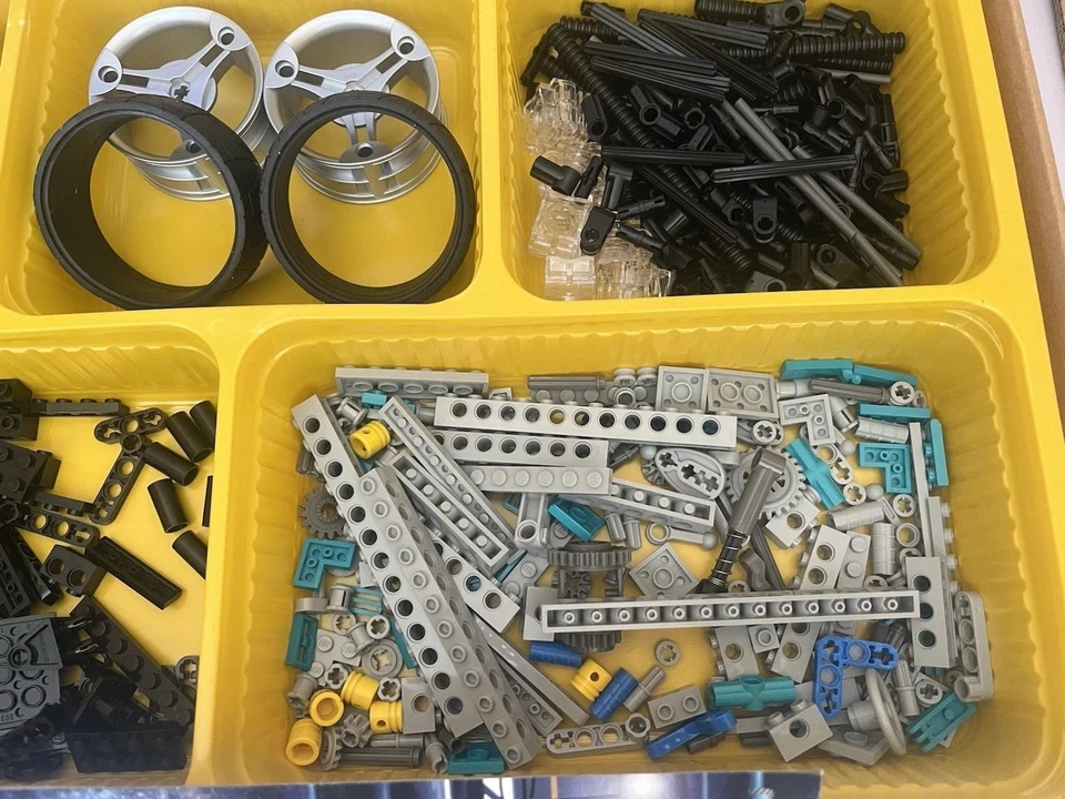 LEGO Technic: Very Rare Concept Car Set 8428/8432. Box inner tray and instructio, photo 3 of 5