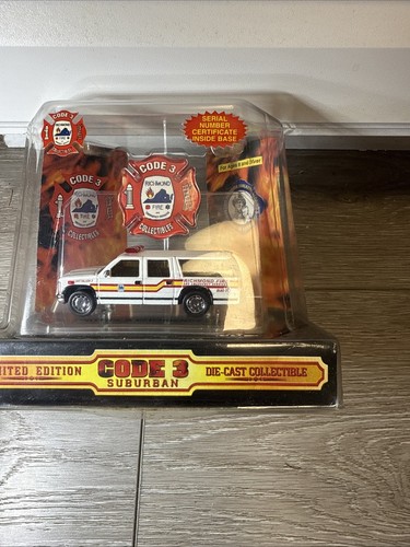 Code 3 Collectibles Richmond Fire & Emergency Services Suburban 12363 NIB - Picture 3 of 10