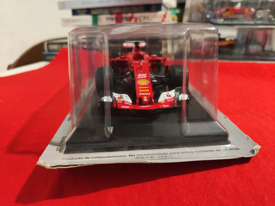 Collezione : Auto da corsa 1:24 FERRARI SF70H Sebastian Vettel 2017. Con Fascic - Immagine 2 di 4