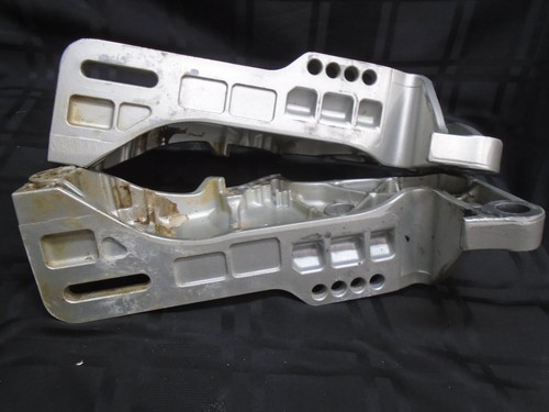 2004 HONDA BF40A STERN BRACKETS 50301-ZW4-H10ZA 50311-ZW4-H11ZA MOTOR OUTBOARD - Foto 5 di 8