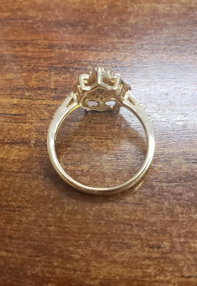 Anillo para mujer de moda con pavé de halo azul aguamarina circonita cúbica tono dorado talla 8/9 Foto 4 de 4