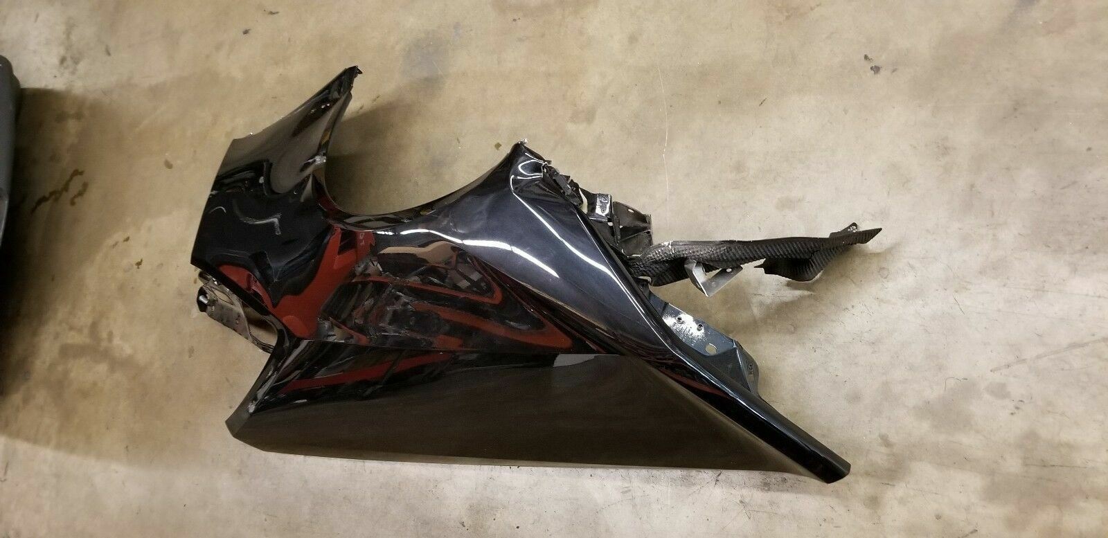 LAMBORGHINI HURACAN PASSENGER RIGHT SIDE QUARTER PANEL OEM 4T8809602E DAMAGED 