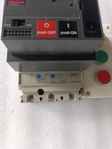 MERLIN GERIN COMPACT NS250 H MOTORIZED MCCB 250AMP 3POLE MOTORIESD MCCB 250A - Picture 5 of 10