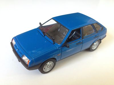 LADA VAZ 2109 Samara - 1:43 MODEL CAR USSR DIECAST IXO IST
