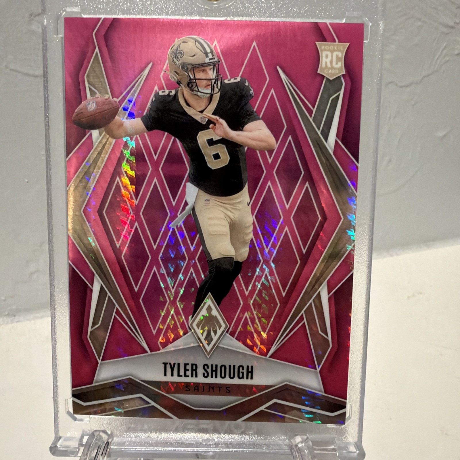 2025 Panini Phoenix - Rookies Tyler Shough #169 Pink Hyper #242/299 (RC)
